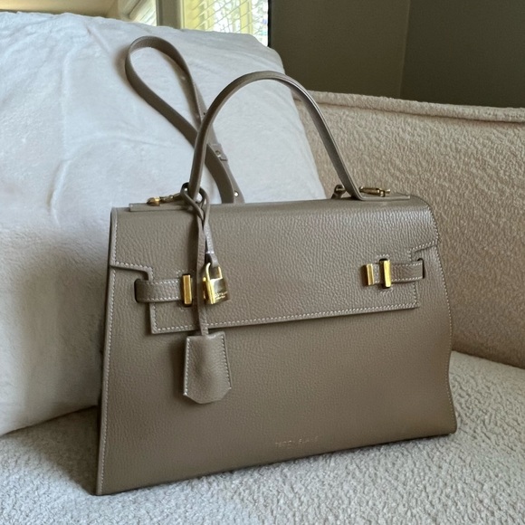 Teddy Blake Ava - Picture 2 of 7